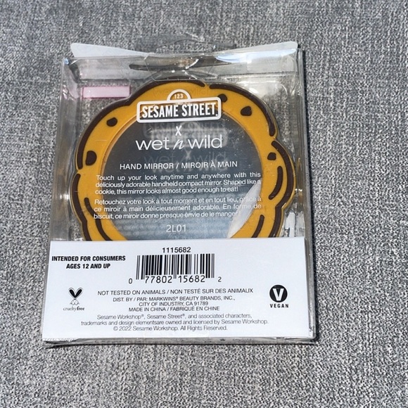 Sesame Street Makeup Bundle - Picture 3 of 5